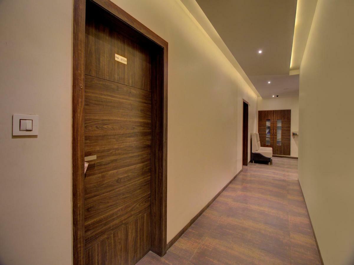 Oyo 35844 Hotel Lotus Residency Szangli Kültér fotó